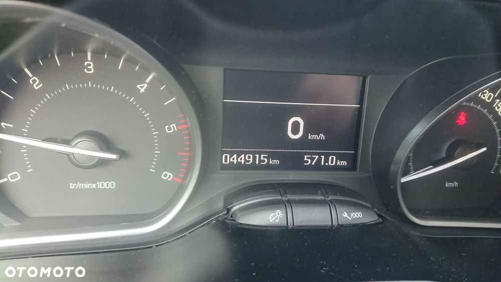 Peugeot 208 - 15