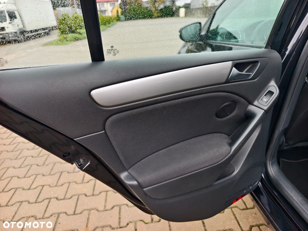 Volkswagen Golf VI 1.4 Comfortline - 10