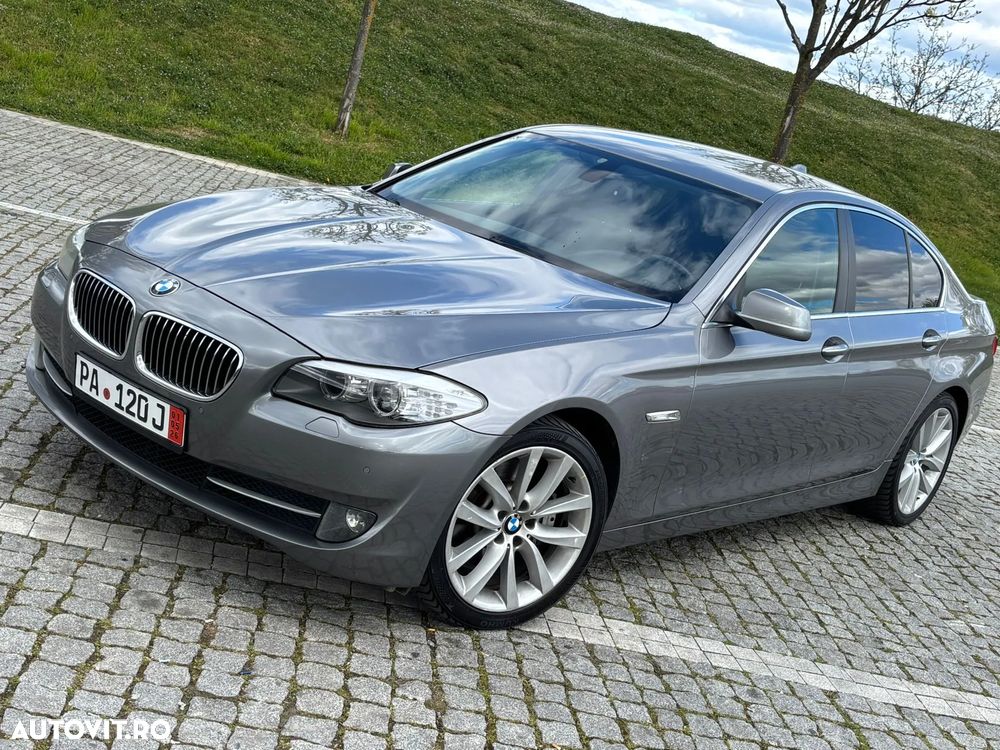 BMW Seria 5 525d xDrive AT - 11