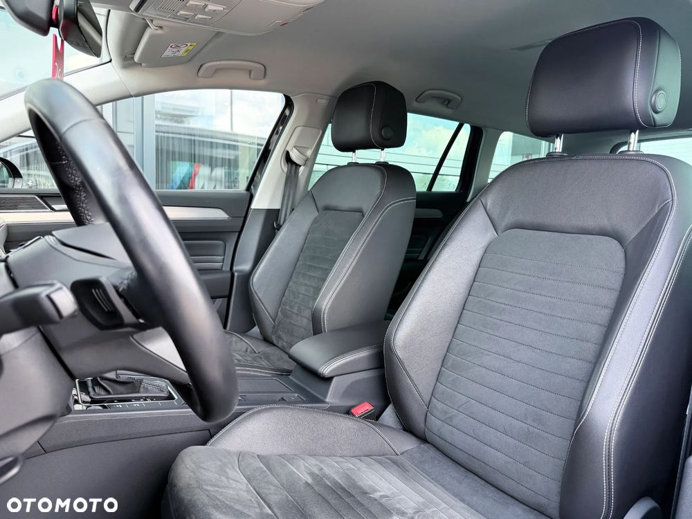 Volkswagen Passat Variant 2.0 TSI Elegance DSG - 26