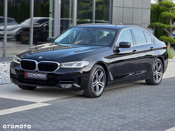 BMW Seria 5 530i xDrive mHEV Luxury Line sport