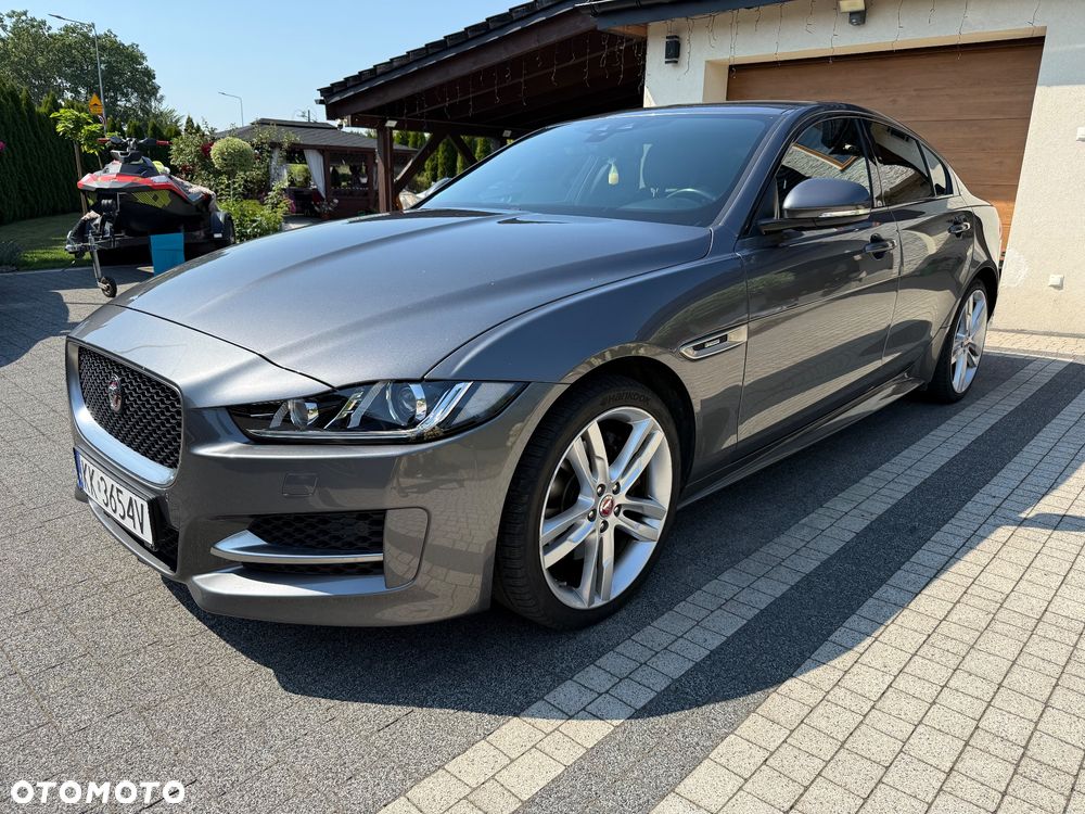 Jaguar XE 20d AWD R-Sport - 3