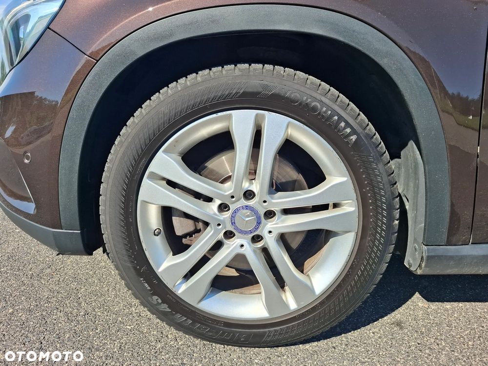 Mercedes-Benz GLA 250 7G-DCT - 22