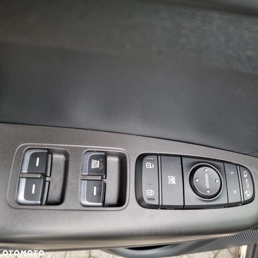 Kia Sportage 1.7 CRDI Business Line M 2WD - 27
