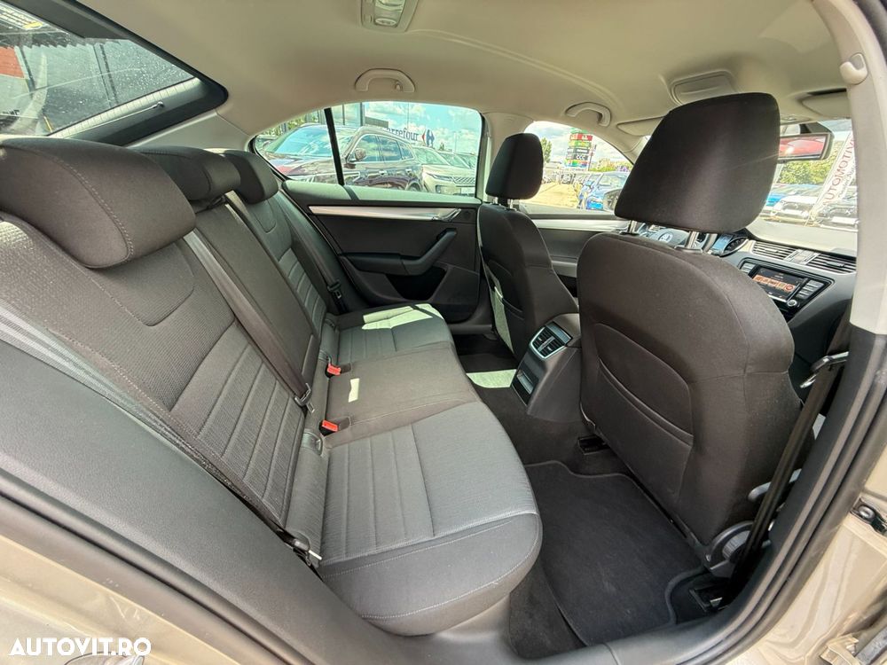 Skoda Octavia 1.6 TDI DSG Ambition - 17