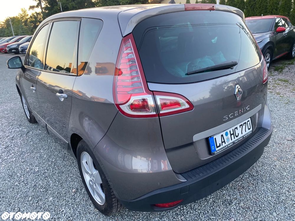 Renault Scenic 1.6 16V 110 Dynamique - 9
