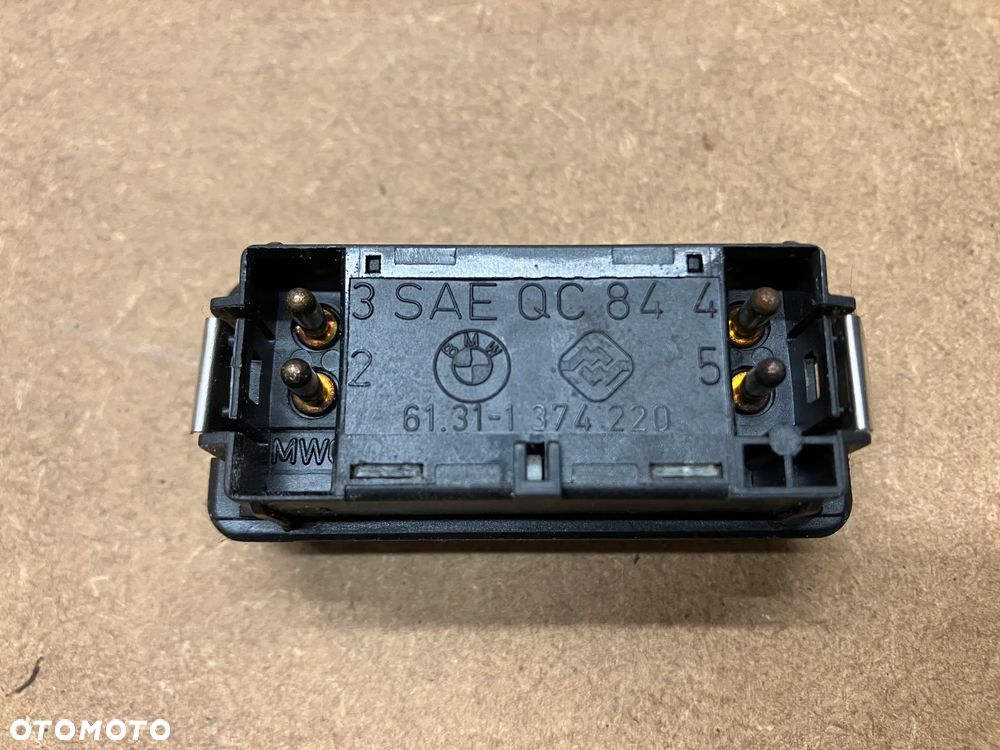 PRZYCISK ŚWIATEŁ AWARYJNYCH BMW E32 E34 E36 PRZEŁĄCZNIK GUZIK 1374220 - 2