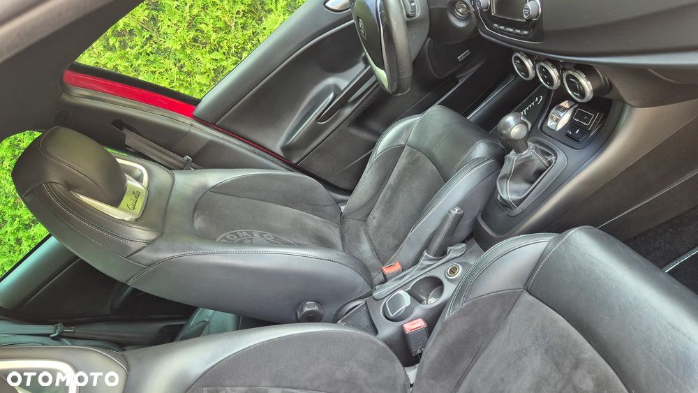 Alfa Romeo Giulietta 2015 photo 3