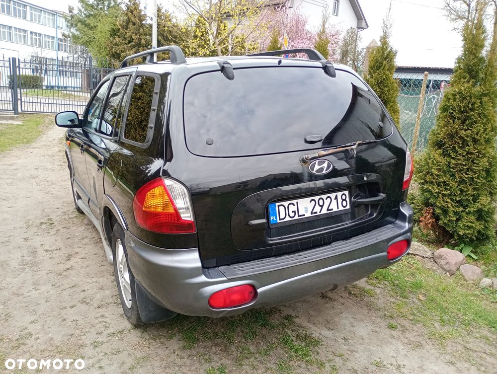 Hyundai Grand Santa Fe - 2