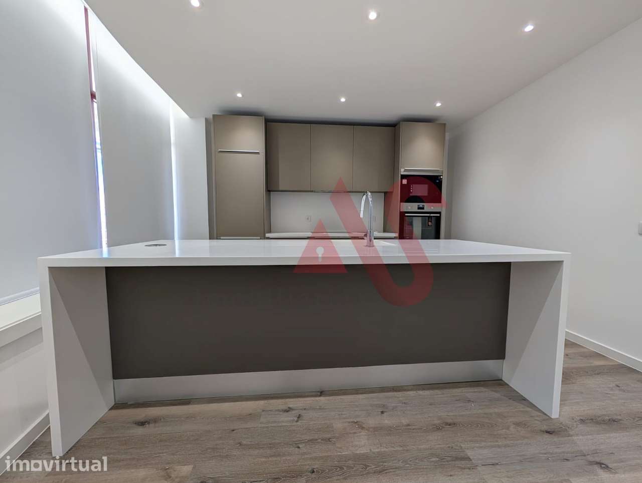 Apartamento T2 completamente renovado com Suíte e Cozinha Open Space | - Grande imagem: 2/17
