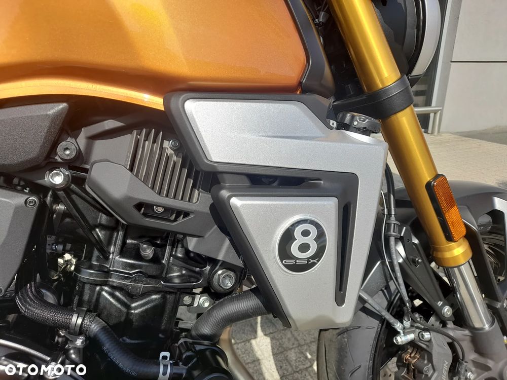 Suzuki GSX - 7