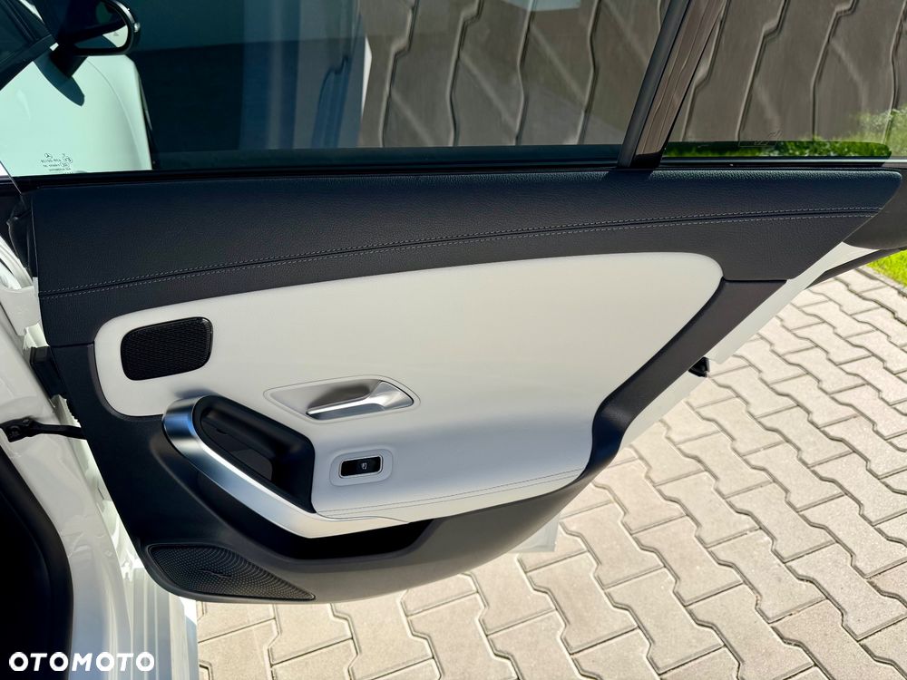 Mercedes-Benz CLA 200 AMG Line 7G-DCT - 22