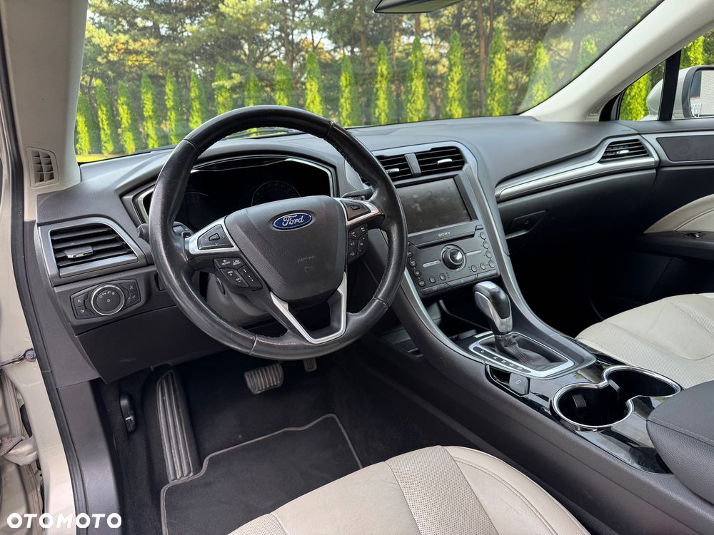 Ford Mondeo 2.0 TDCi Titanium PowerShift - 26