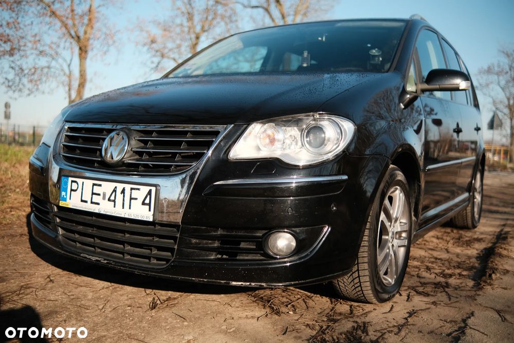 Volkswagen Touran 2.0 TDI DPF Highline - 3