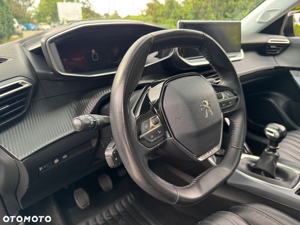 Peugeot 2008 - 5