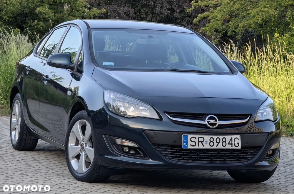 Opel Astra 1.6 Enjoy - 12