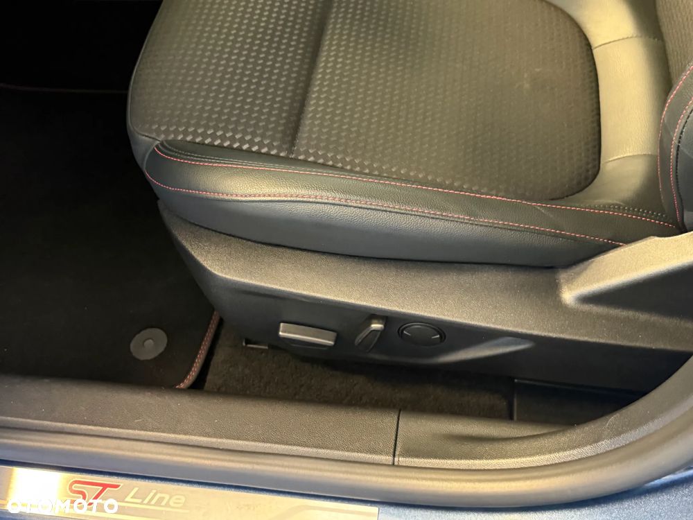 Ford Focus 1.5 EcoBlue Start-Stopp-System ST-LINE STYLE - 30