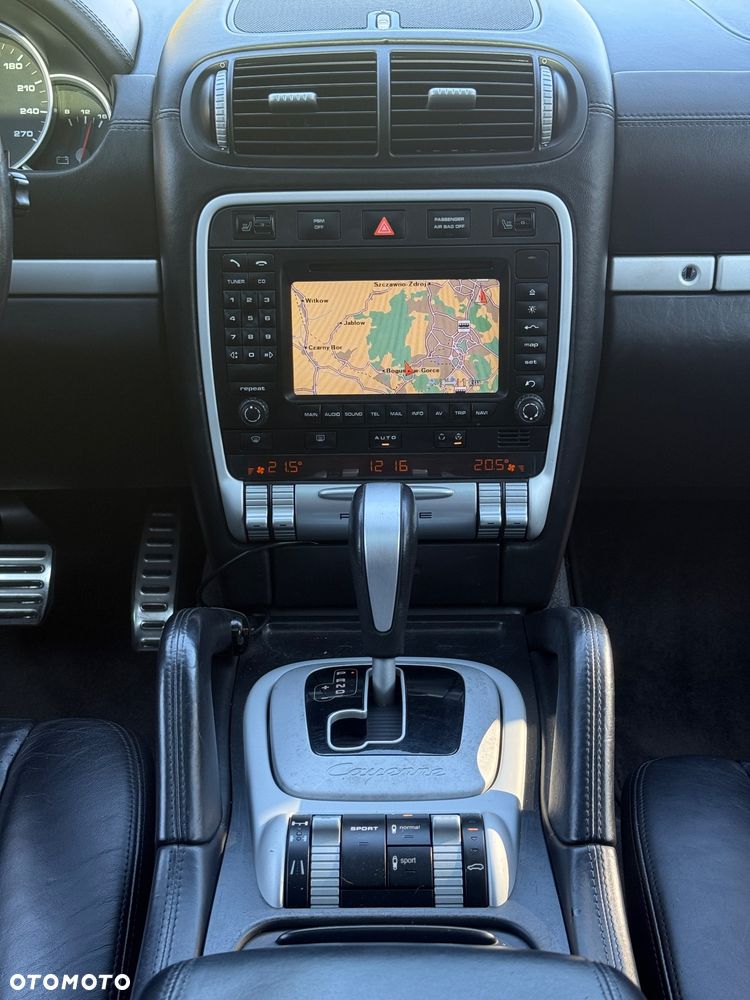 Porsche Cayenne - 13