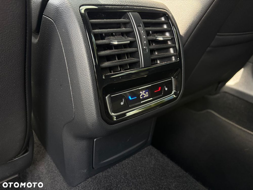 Volkswagen Arteon 2.0 TDI SCR 4Motion DSG R-Line Edition - 23
