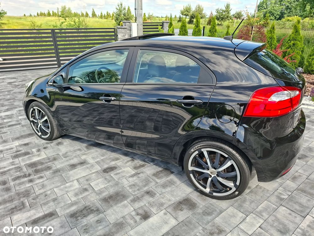 Kia Rio - 10
