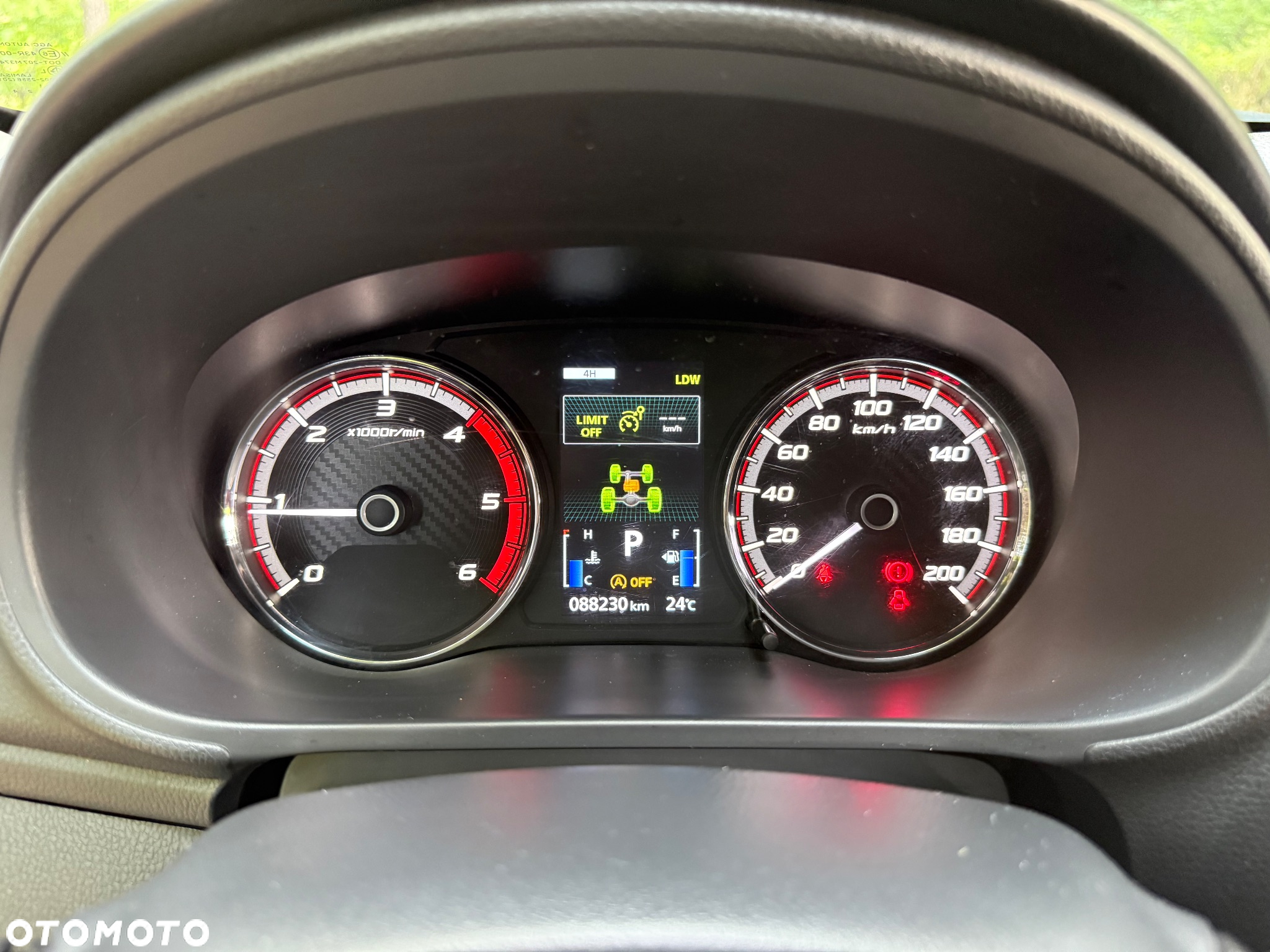 Mitsubishi L200 2.2 d DC Instyle Plus - 38