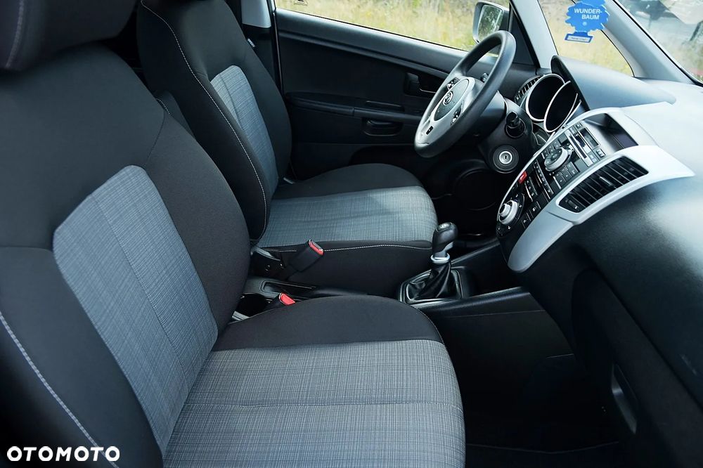 Kia Venga - 18