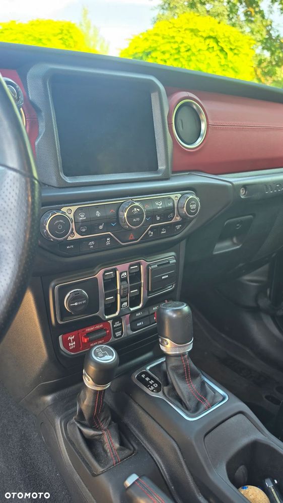 Jeep Wrangler - 8