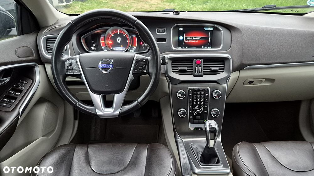 Volvo V40 D2 Drive-E Momentum - 8