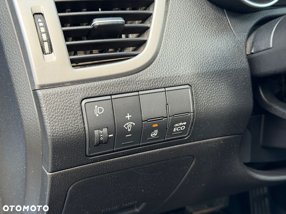 Hyundai i30 Kombi 1.6 GDi DCT Premium - 27