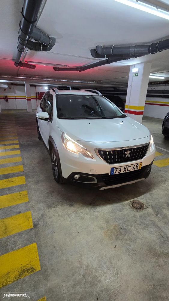 Peugeot 2008 1.2 PureTech Allure - 3
