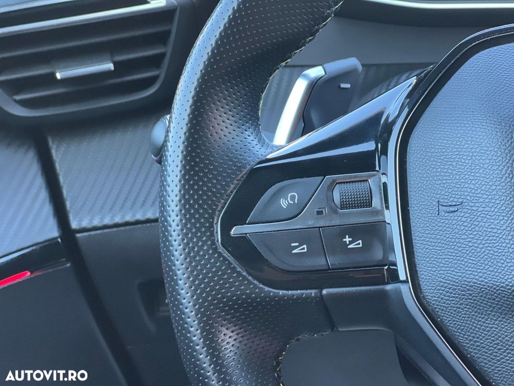 Peugeot 2008 1.2 L PureTech STT EAT8 GT Line - 19