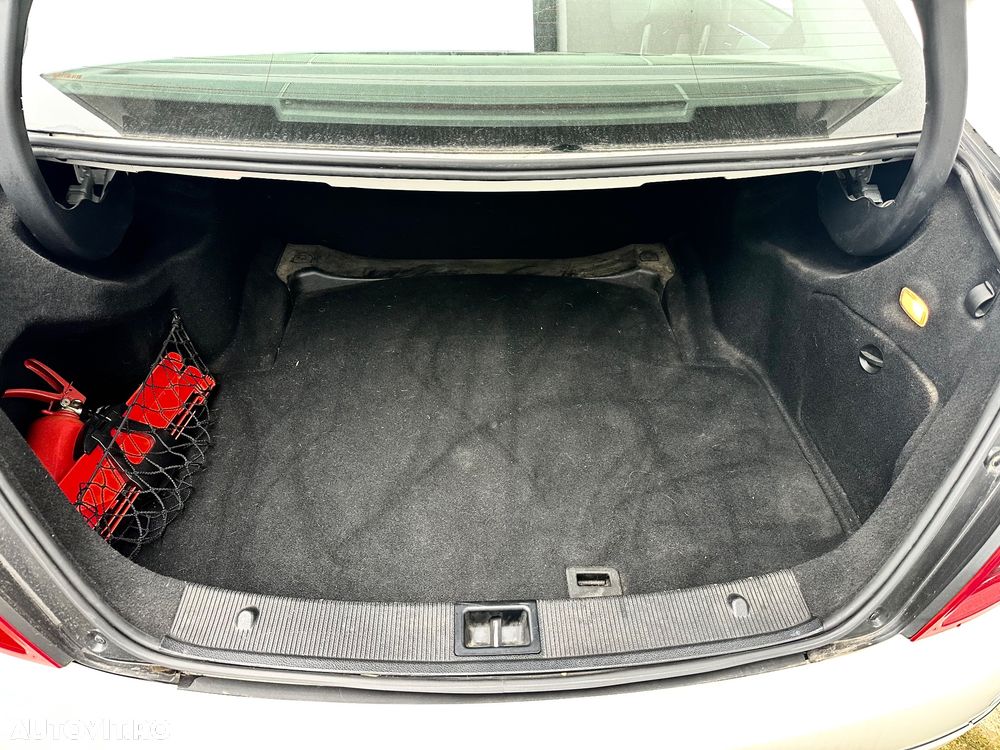 Mercedes-Benz C 180 CGI Automatik BlueEFFICIENCY Avantgarde - 11