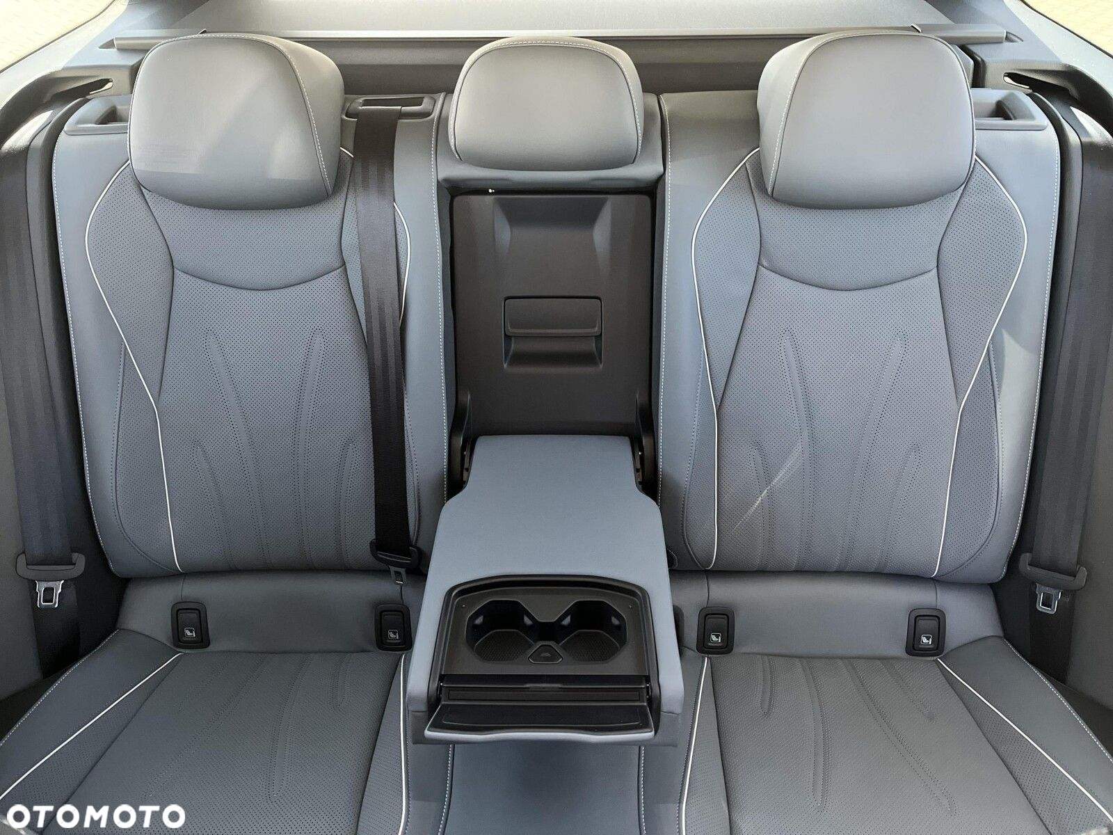Volkswagen Passat 2.0 TDI SCR Elegance DSG - 38