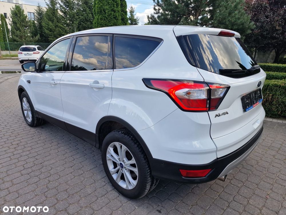 Ford Kuga 2.0 TDCi 2x4 Titanium - 27