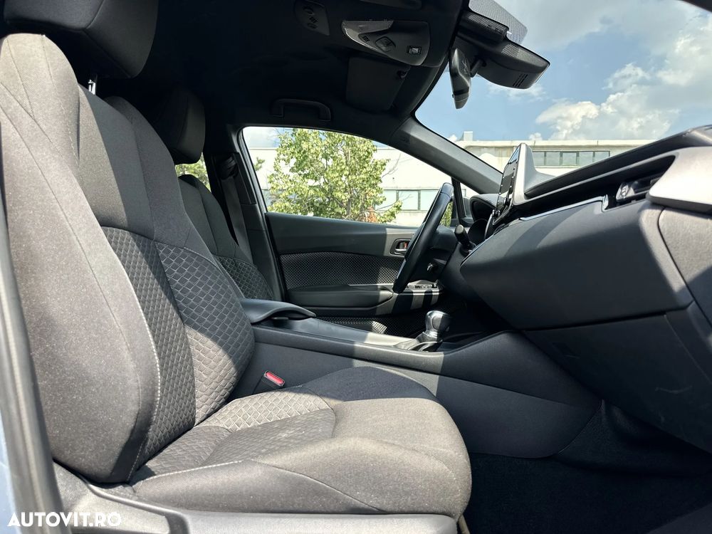 Toyota C-HR - 12
