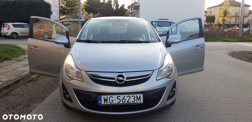 Opel Corsa 1.4 16V 150 Jahre - 11