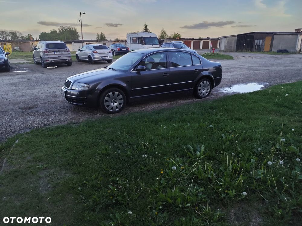 Skoda Superb 2.8 V6 Platinum - 3