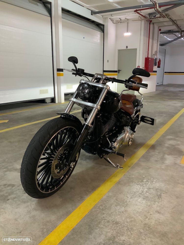 Harley-Davidson Breakout - 2