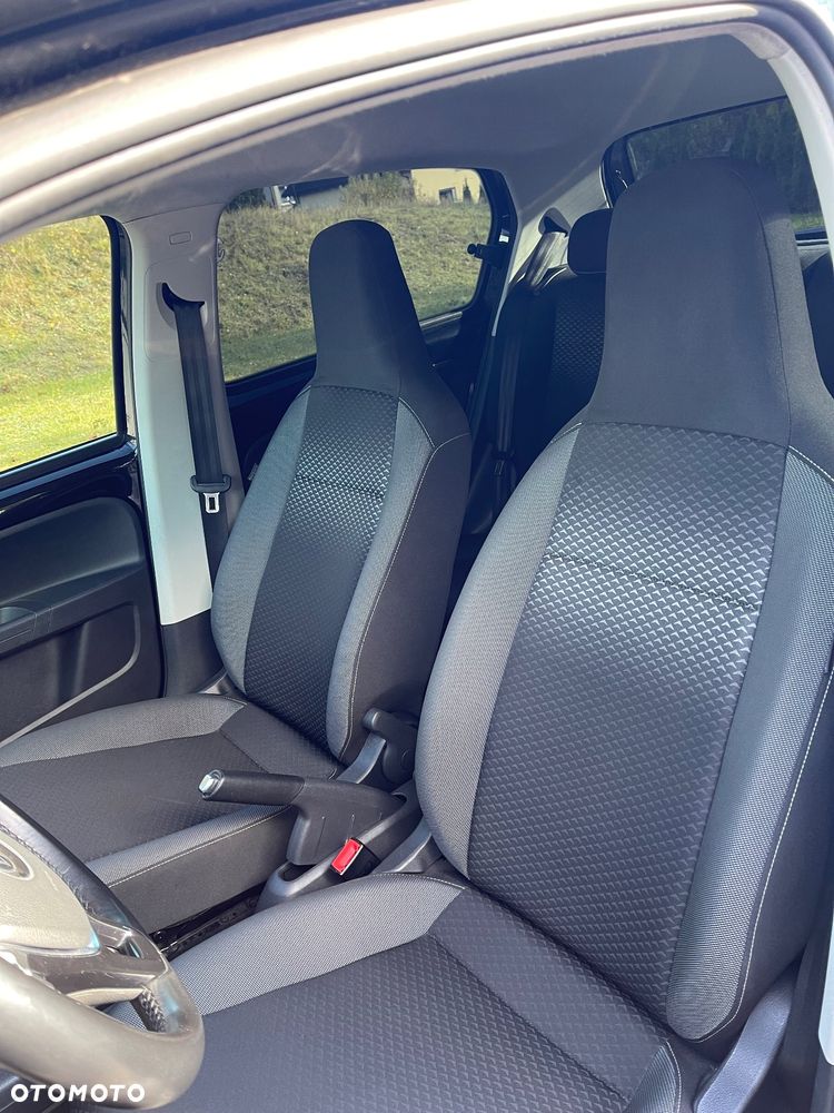 Volkswagen up! Active - 14