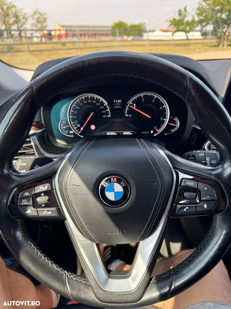 BMW Seria 5 520d Touring Aut. Luxury Line - 11