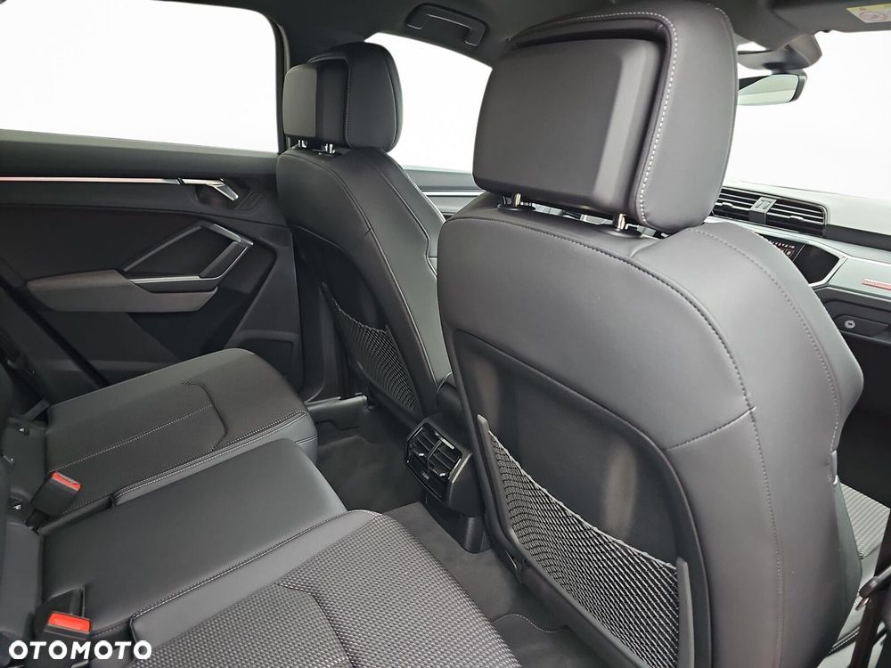 Audi Q3 Sportback - 27