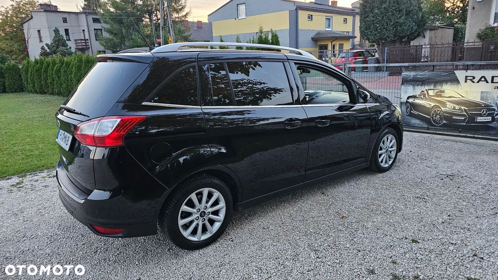 Ford Grand C-MAX - 32
