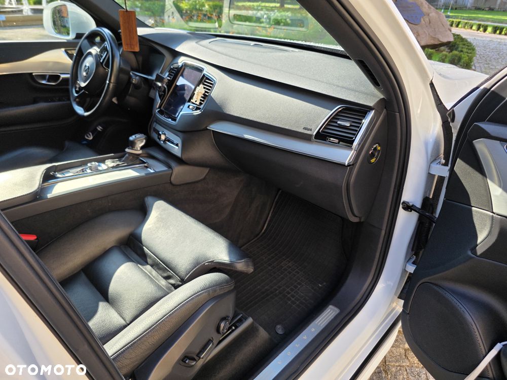 Volvo XC 90 - 20