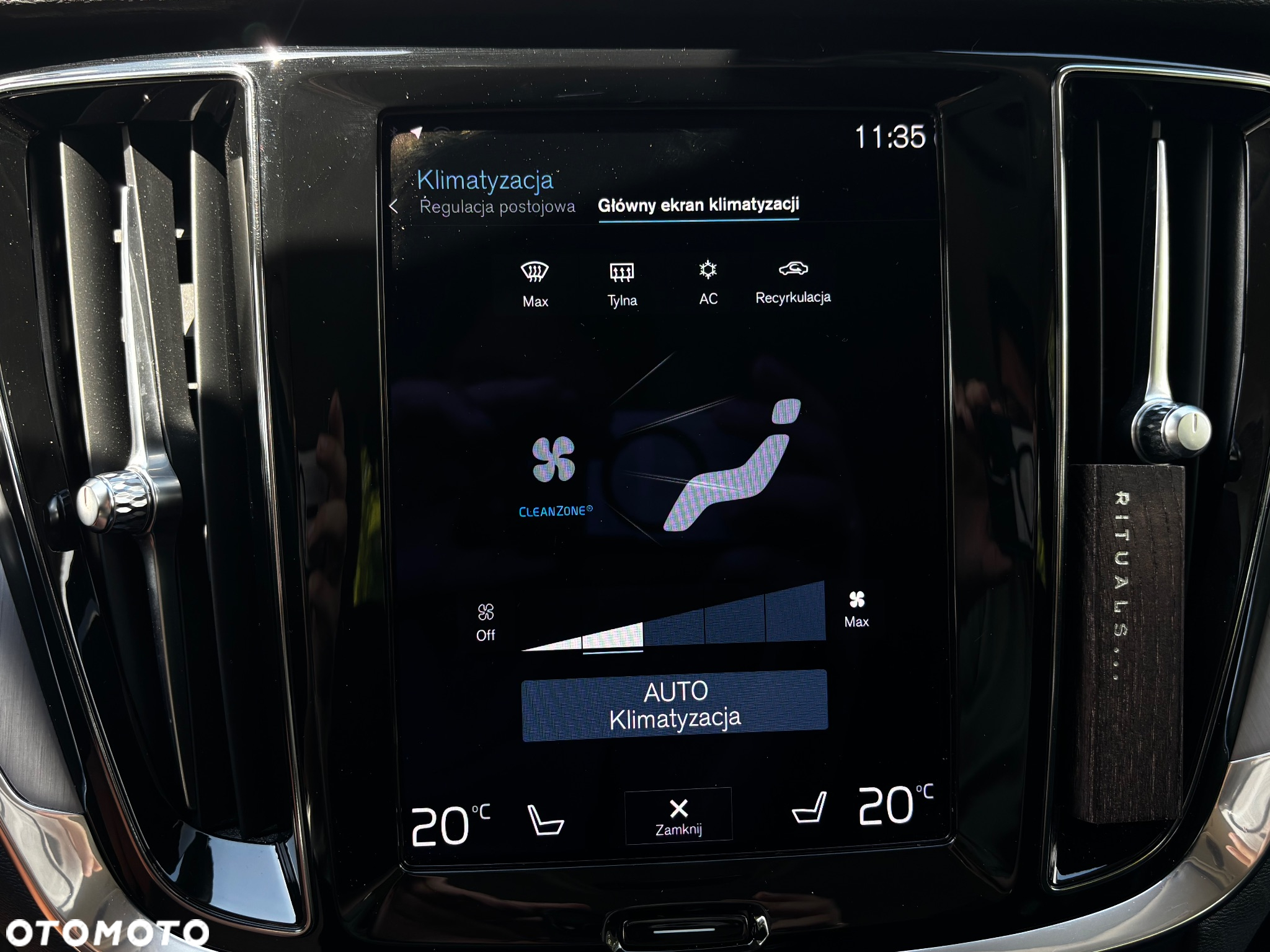 Volvo V60 Cross Country B4 D AWD Plus - 29