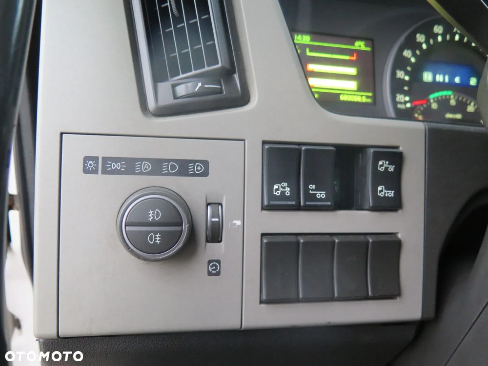 Volvo FM 4X2 460 KM - 13