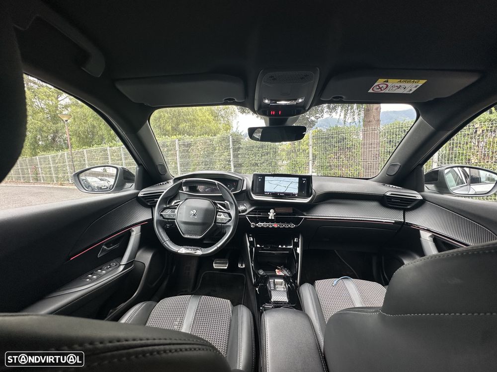 Peugeot 2008 1.2 PureTech GT EAT8 - 4