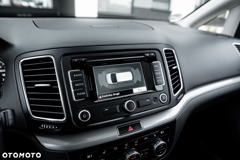 Volkswagen Sharan 2.0 TDI DSG Blue Motion Match - 36