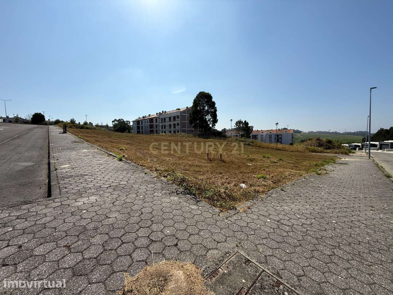 Lote Urbano para Construção de Apartamentos em Oliveira do Bairro - Grande imagem: 2/5