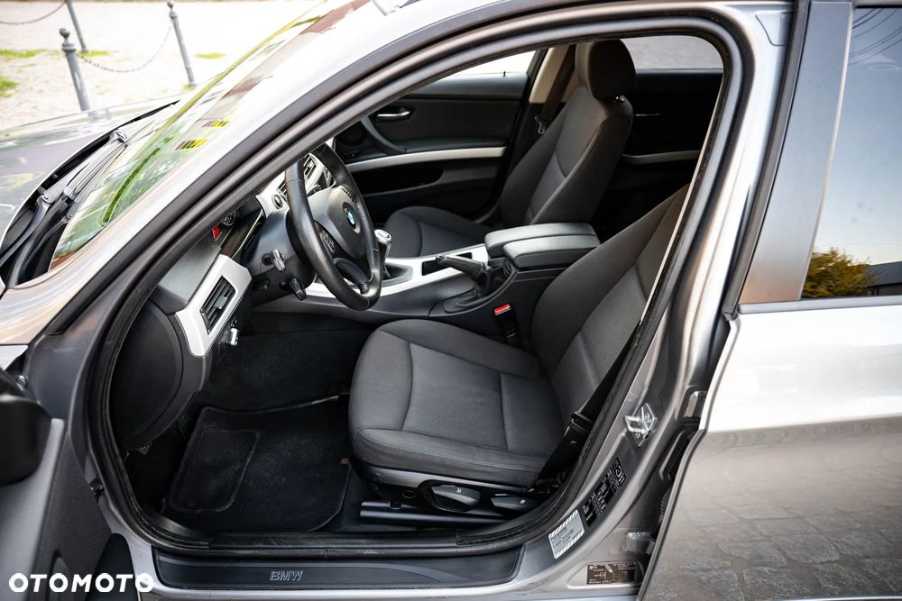 BMW Seria 3 318d - 12