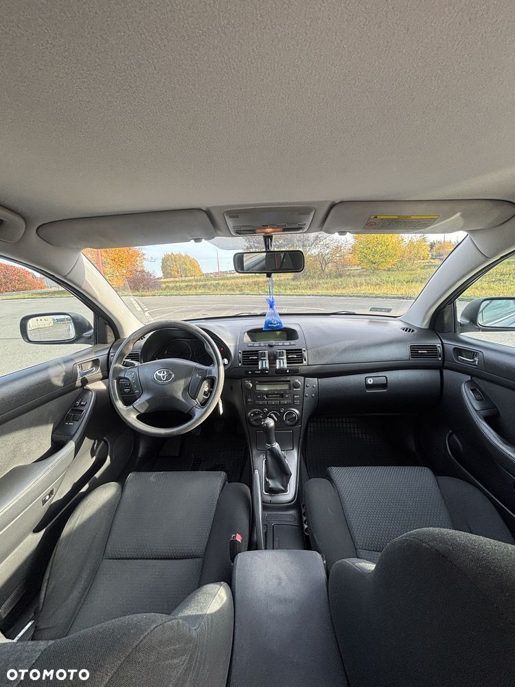 Toyota Avensis - 6